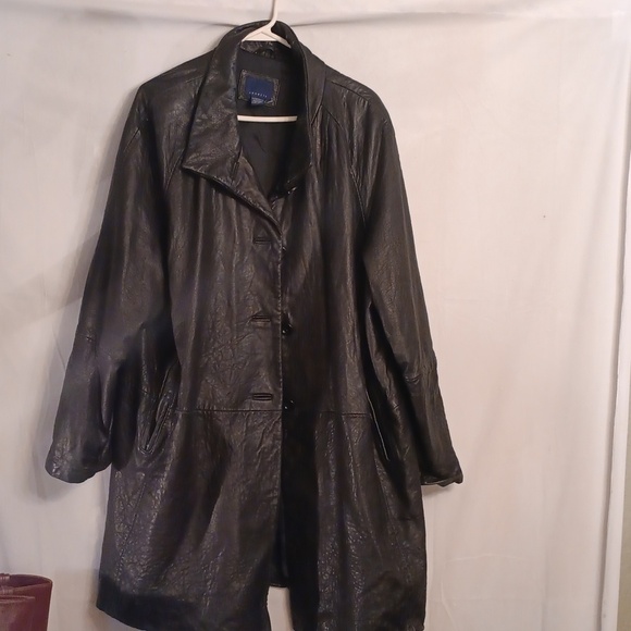 Venenzia Classic Black Leather Women's Coat Size 18/20 - Picture 1 of 10